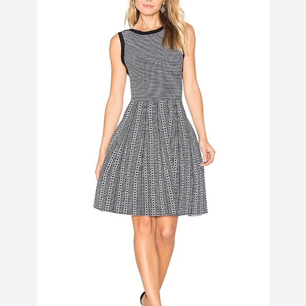 Alice + Olivia Kamilah Fit & Flare Mini Dress Medium Quiet Luxury